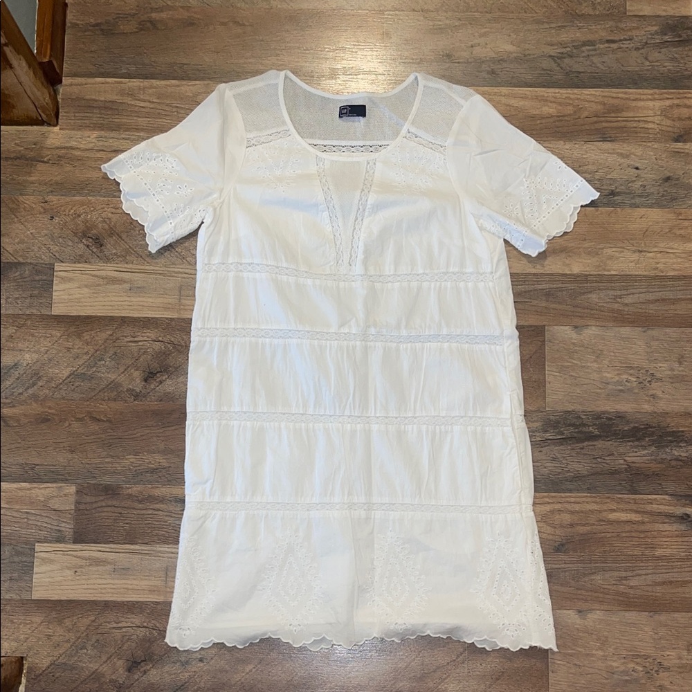 GAP White Eyelet 100% Cotton Short-Sleeve Dress size Small